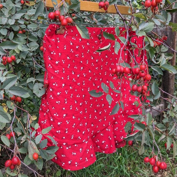 E & M brand flirty Cherry Colored Ditsy Floral Mini-Skort - Picture 16 of 16